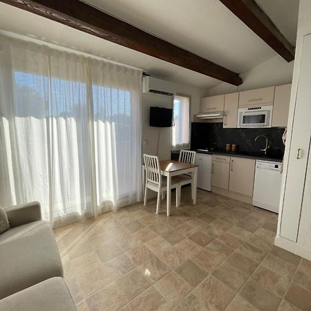 Appartement Pinede Piscine Clim Proche Plage Village Naturiste 아그 외부 사진