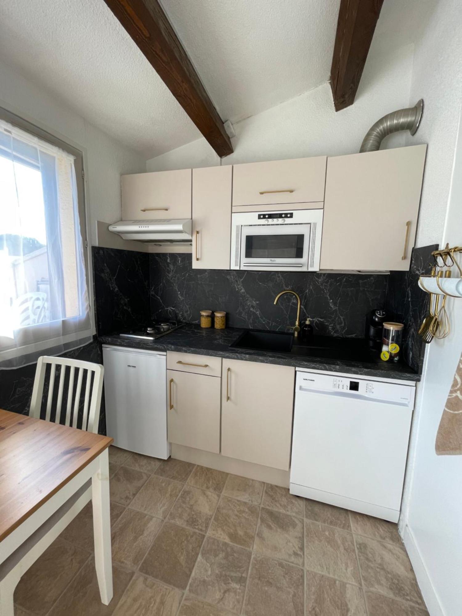 Appartement Pinede Piscine Clim Proche Plage Village Naturiste 아그 외부 사진