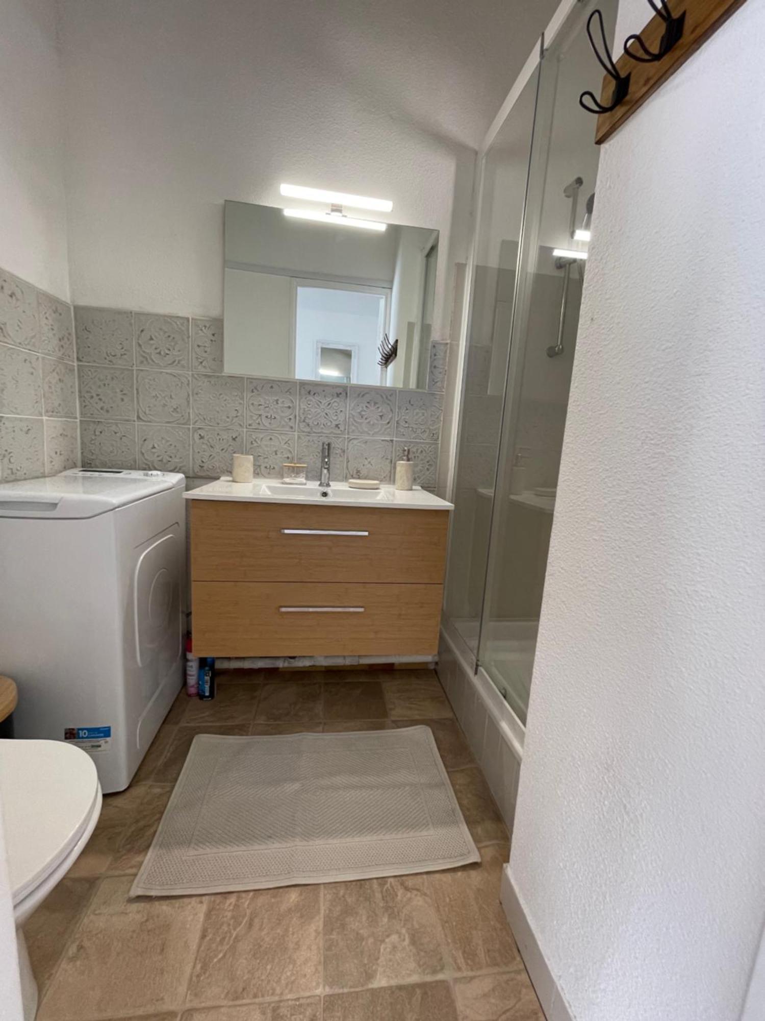 Appartement Pinede Piscine Clim Proche Plage Village Naturiste 아그 외부 사진